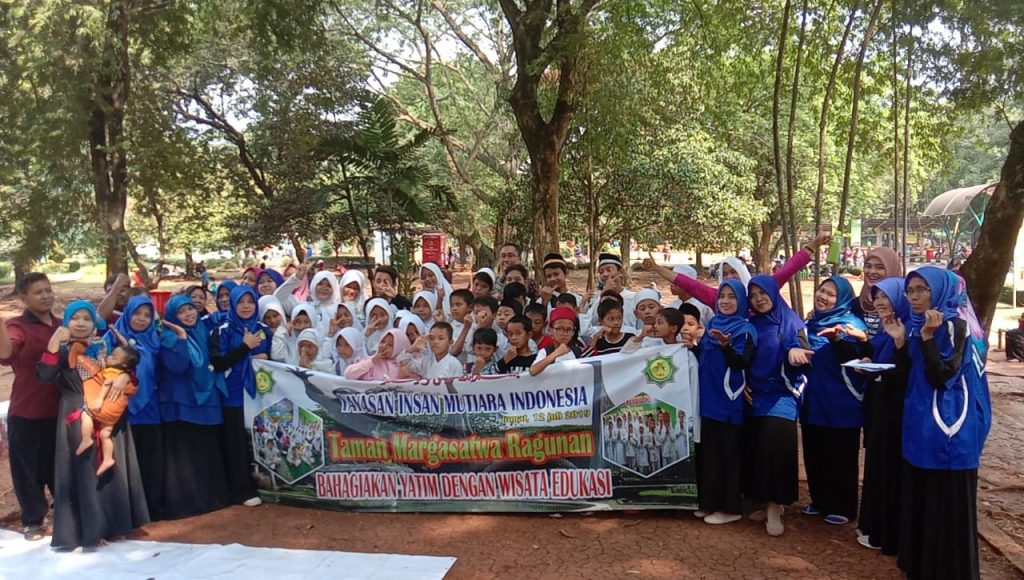 Wisata edukasi Yayasan Insan Mutiara Indonesia bersama adik-adik yatim binaan di Taman Marga satwa Ragunan 12 juli 2019