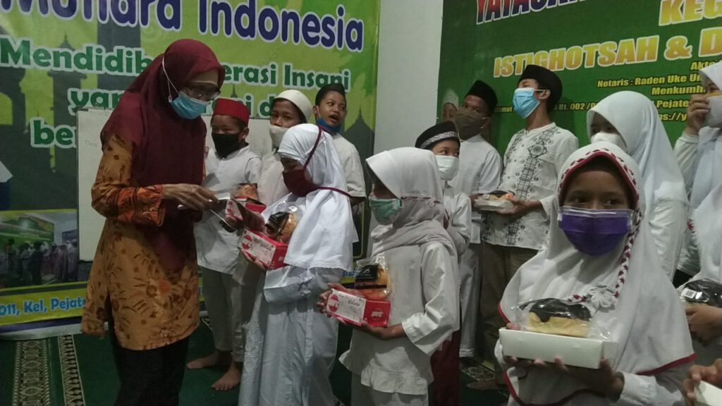 Semangat Kebahagiaan Berbagi Berkah Bingkisan Thr Lebaran Untuk Yatim & Dhuafa